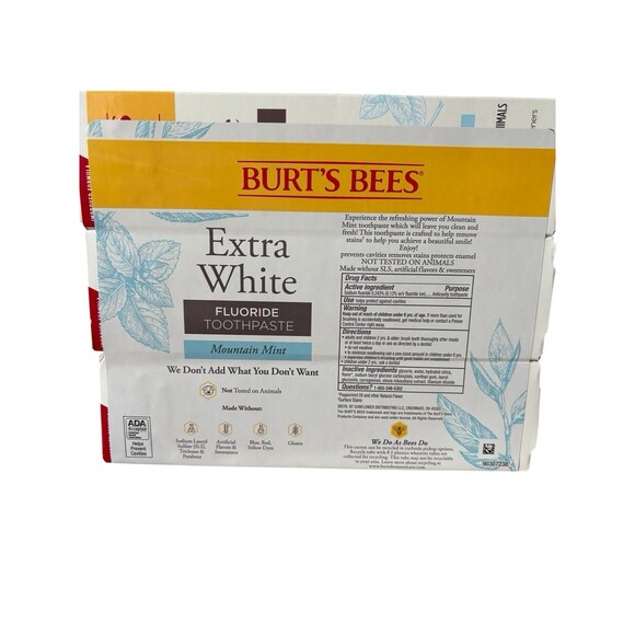 Burt's Bees Toothpaste, Mountain Mint, Fluoride Extra White 3 x 4.7oz - Picture 2 of 2